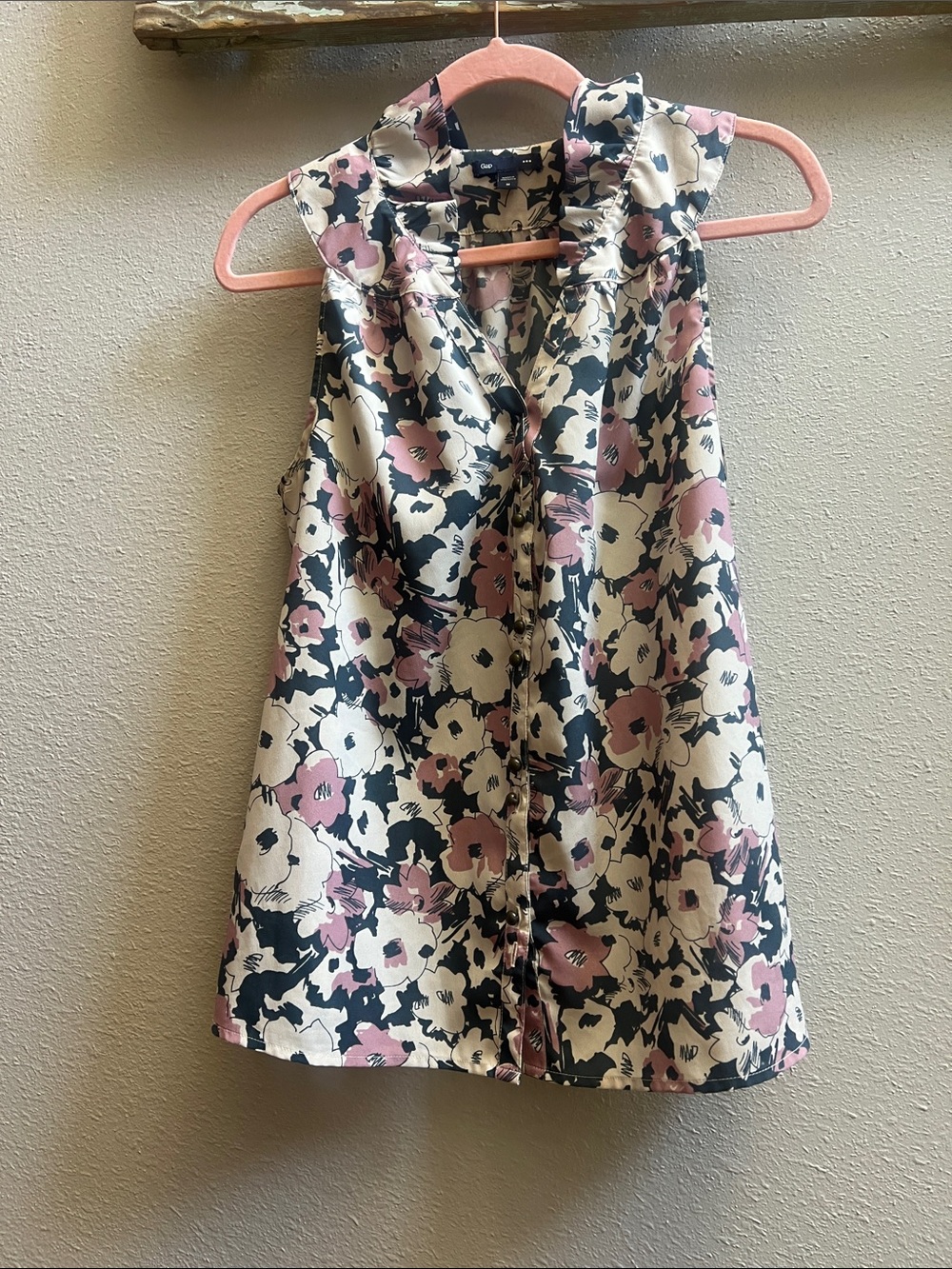 GAP Sleeveless Button-Down Floral Top - Pink, Cream & Black